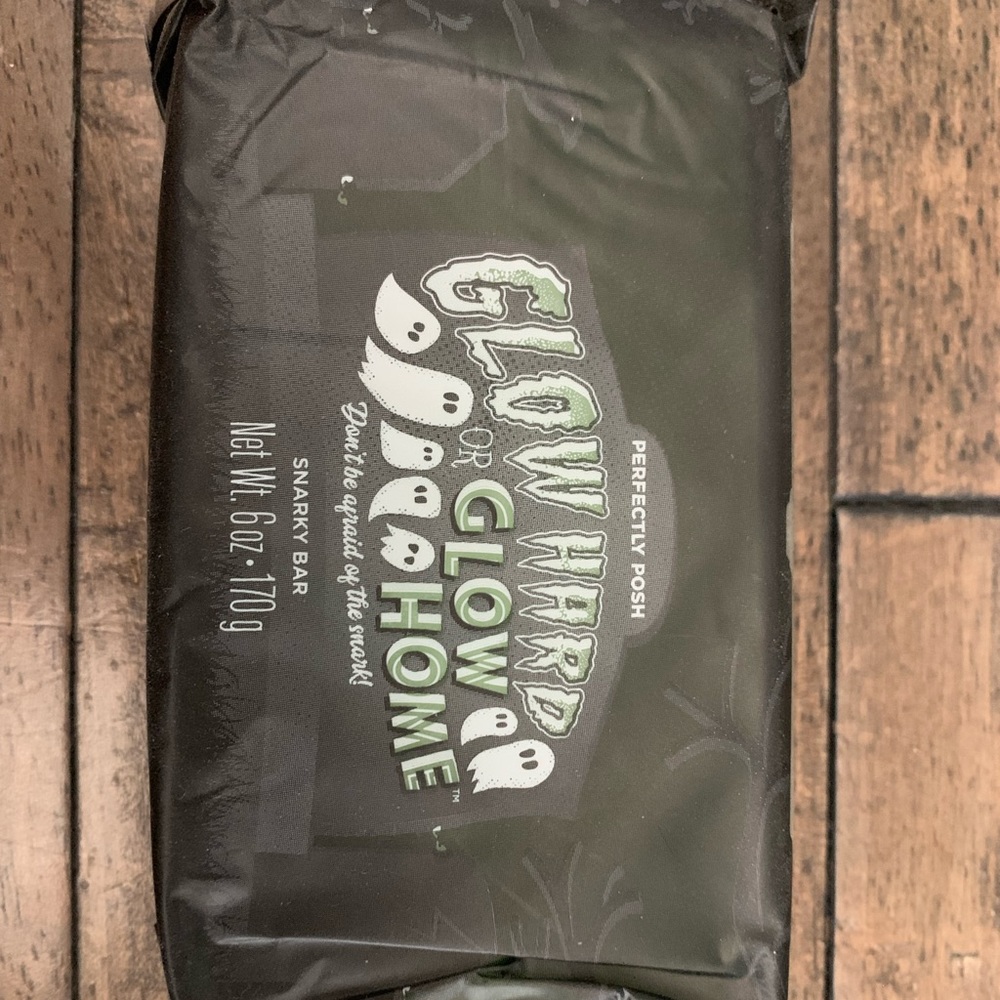 Perfectly Posh Glow hard or Glow home Snarky bar